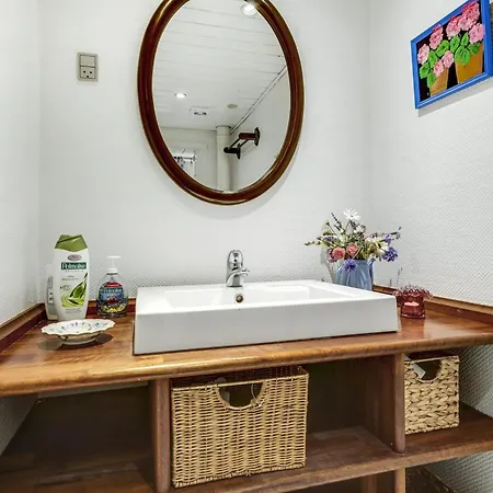 Ajna - 9-8km From The Sea By Interhome